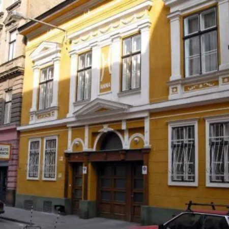 Three Corners Anna