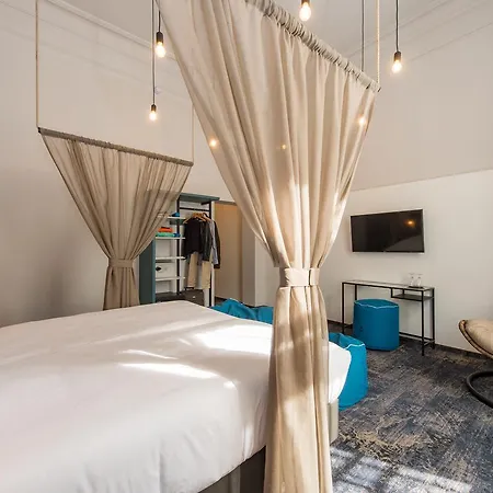 Отель Three Corners Anna