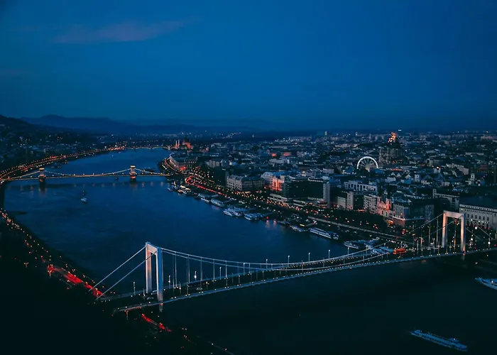 Three Corners Anna בודפשט