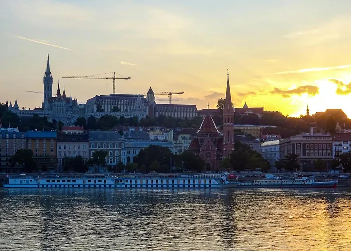 Three Corners Anna Hotel