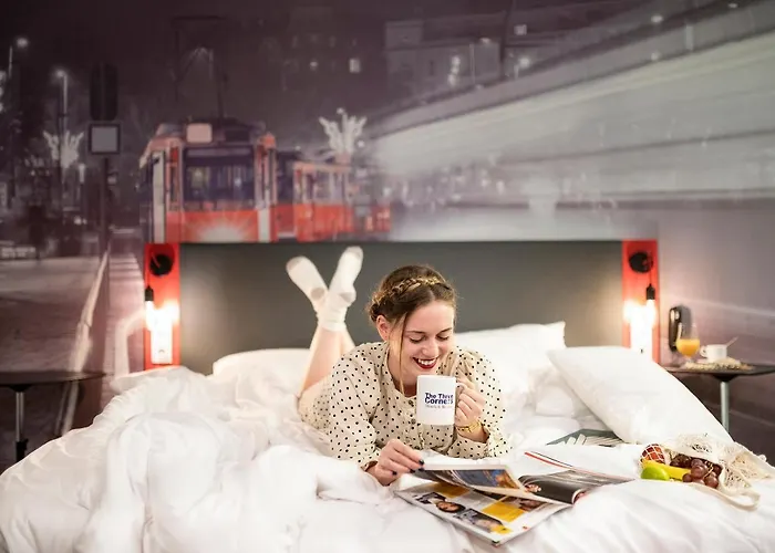 Three Corners Anna מלון