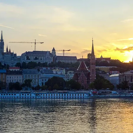 Three Corners Anna Hotel