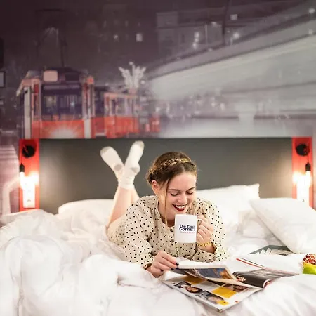 Three Corners Anna מלון